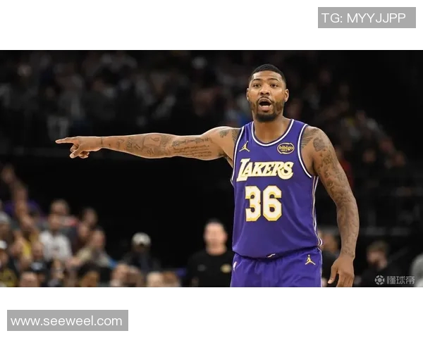 马库斯斯马特在NBA赛季中的表现与球队战术的深度分析